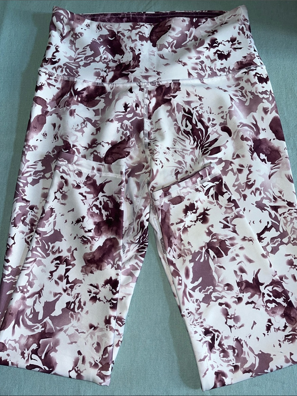 Marika dark berry and White Floral Print Leggings NWOT